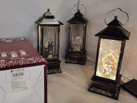 Lampion świąteczny LED z motywem świątecznym 28cm Adar (624559) Lampion świąteczny LED z motywem świątecznym 28cm Adar (624559)