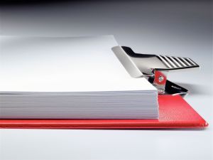 Deska z klipem (podkład do pisania) Esselte A4 - czerwona (27353)